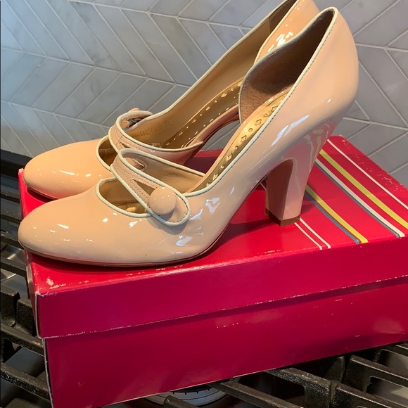 BCBGirls nude/bone button pumps - Picture 3 of 6